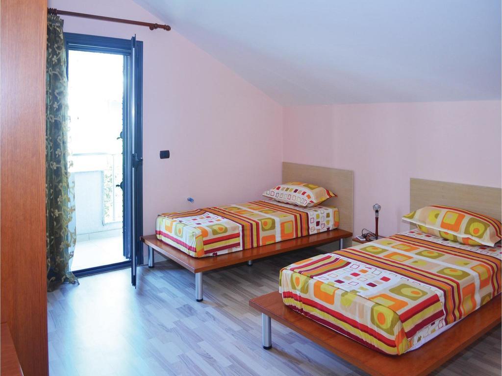 Holiday Home Pishat E Buta 28 Golem  Kültér fotó