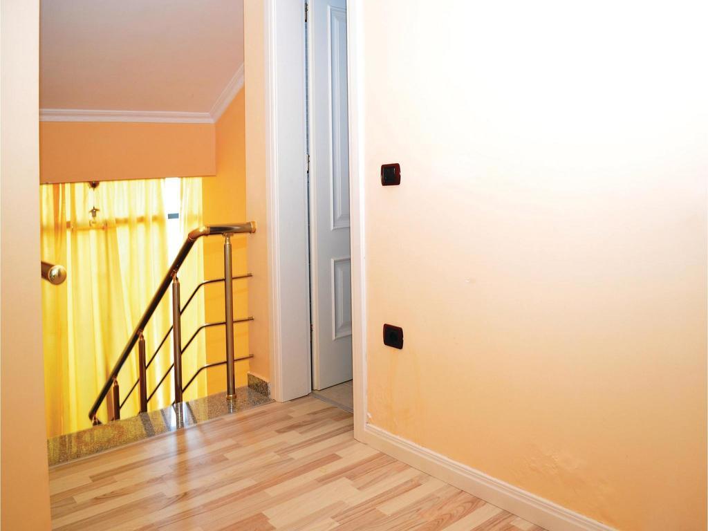Holiday Home Pishat E Buta 28 Golem  Kültér fotó